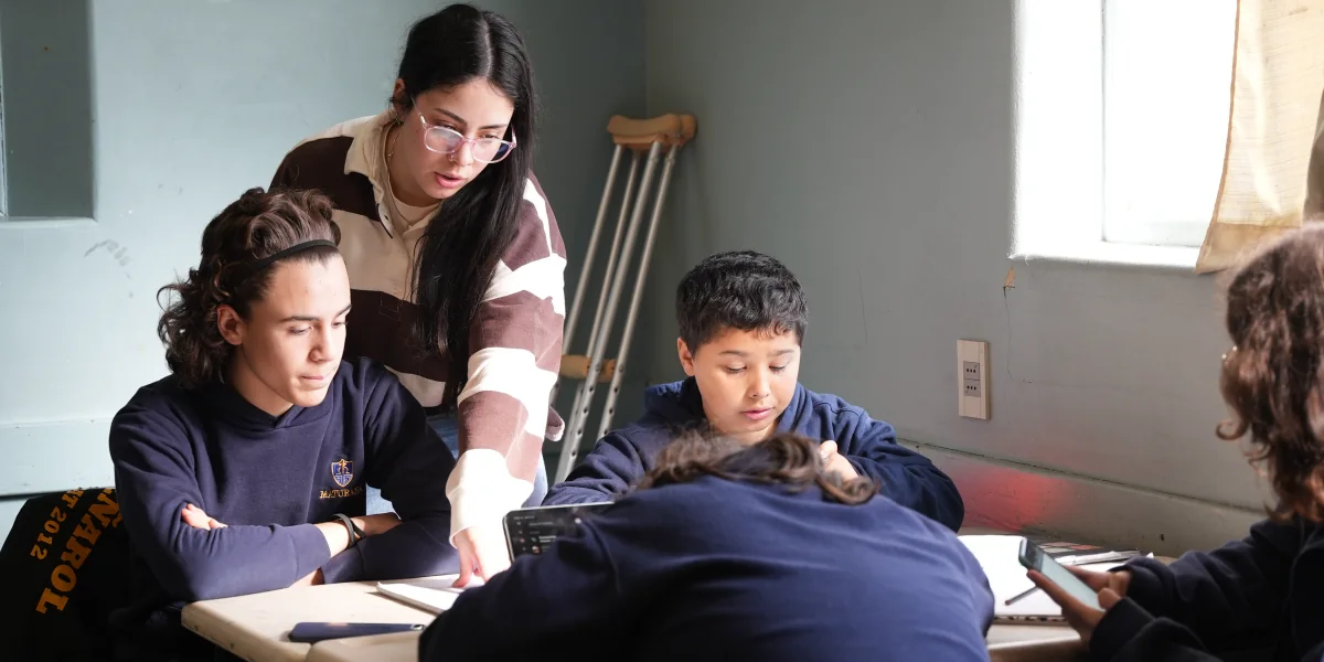 Acompañamiento académico en Ciclo Básico.
