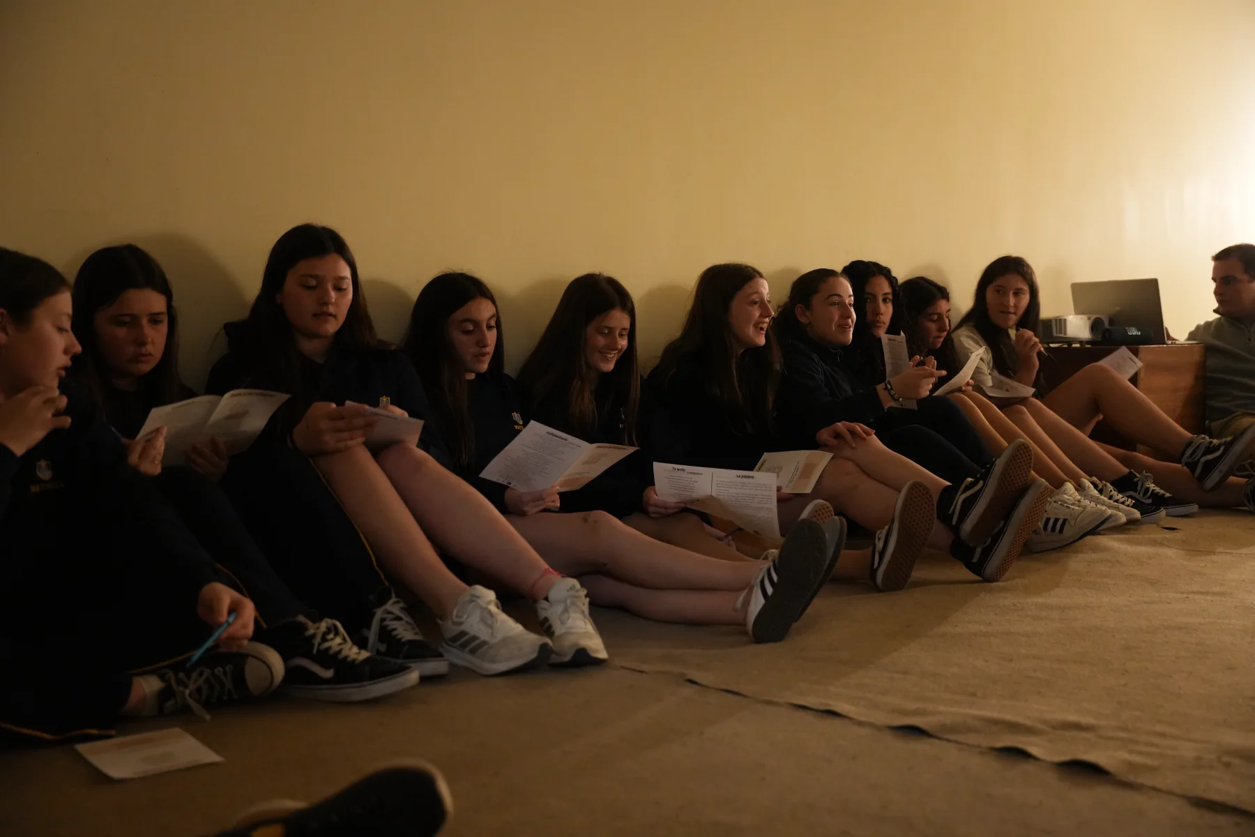 Estudiantes de Ciclo Básico en una experiencia comunitaria.